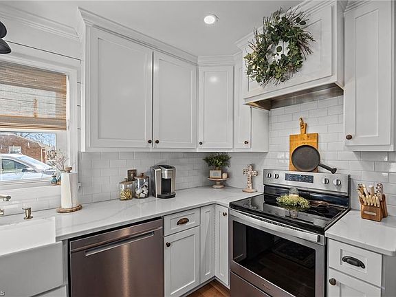 3rd image of 3103 County Farm Rd