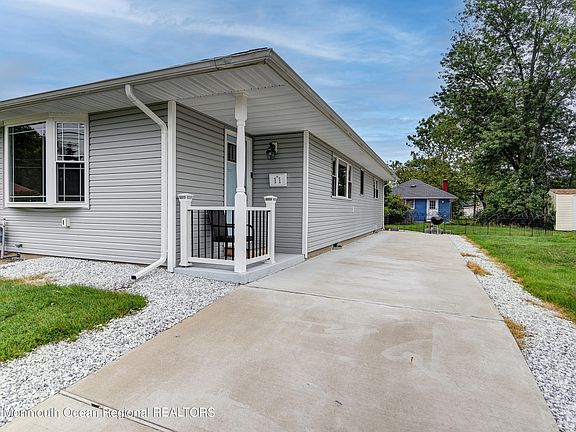 2nd image of 11 Saratoga Place