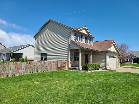 2nd image of 790 Muirfield Cir