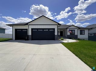 1625 W River Bend St, Brandon, SD 57005