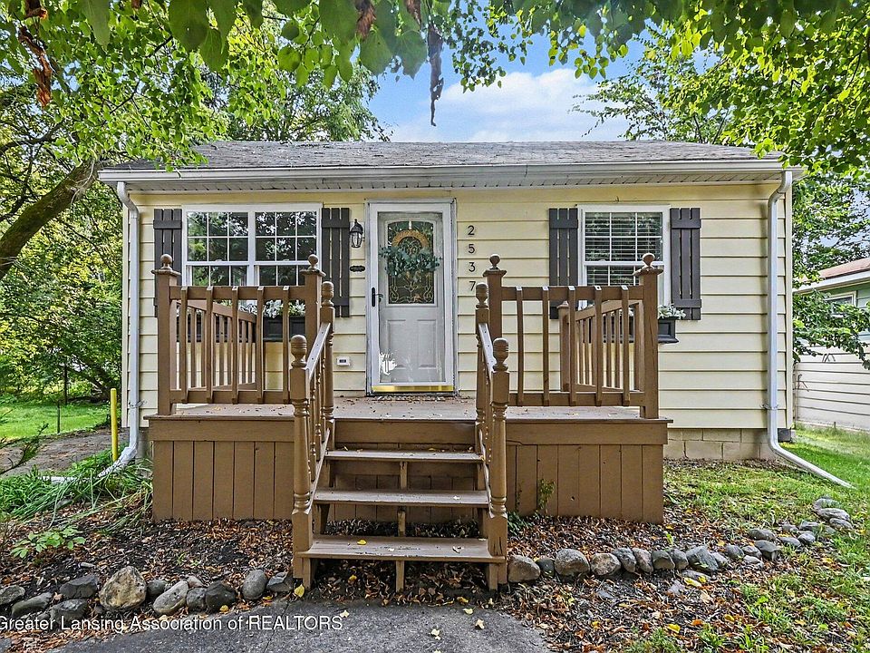 1st image of 2537 Beryl St