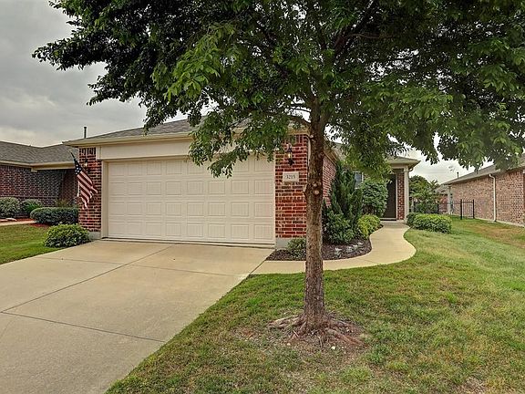 2nd image of 3215 Oyster Bay Dr