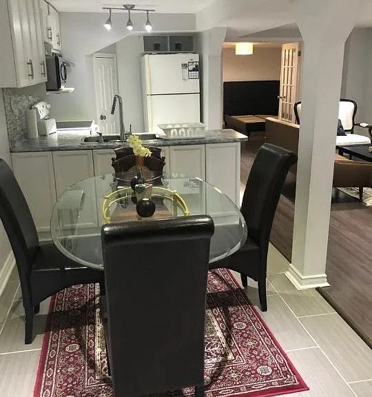 14 Kingsboro Rd E #BASEMENT — Photo 3