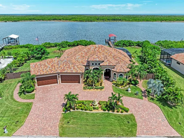 16488 Liggett Cir, Port Charlotte, FL 33981