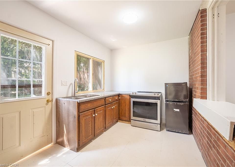 1st image of 1274 Barton St E
