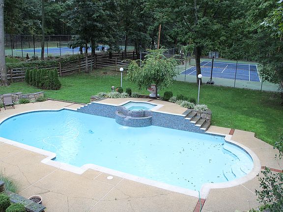 2nd image of 10109 Sorrel Ave