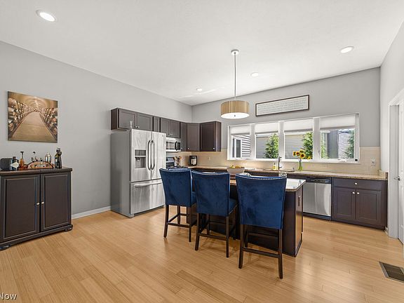4th image of 1313 W 54th St