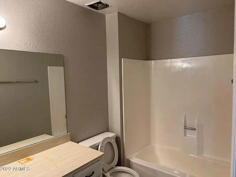 7827 W College Dr — Photo 13