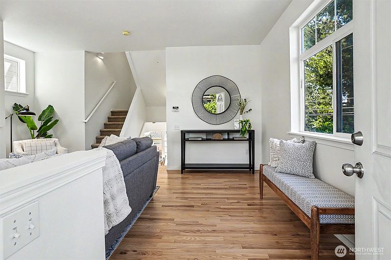 3rd image of 4001 31st Avenue S