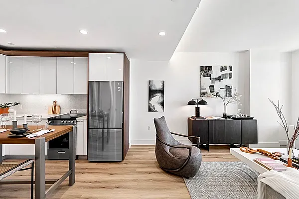 Rented by EXR | media 2