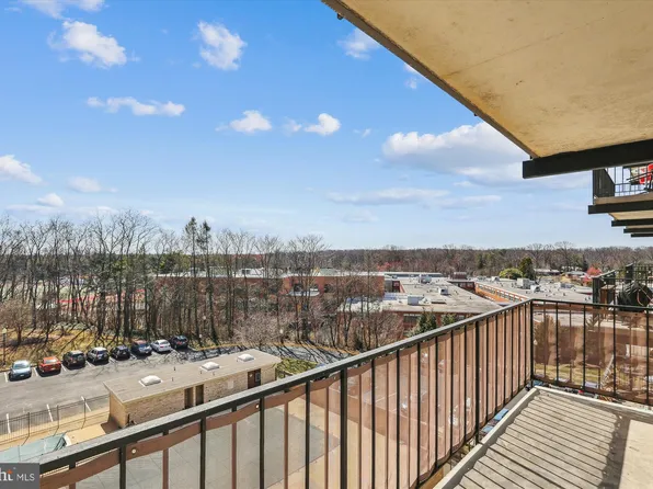 3245 Rio Dr APT 504, Falls Church, VA 22041