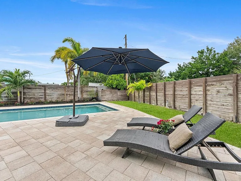 1257 NW 5th St — Photo 36