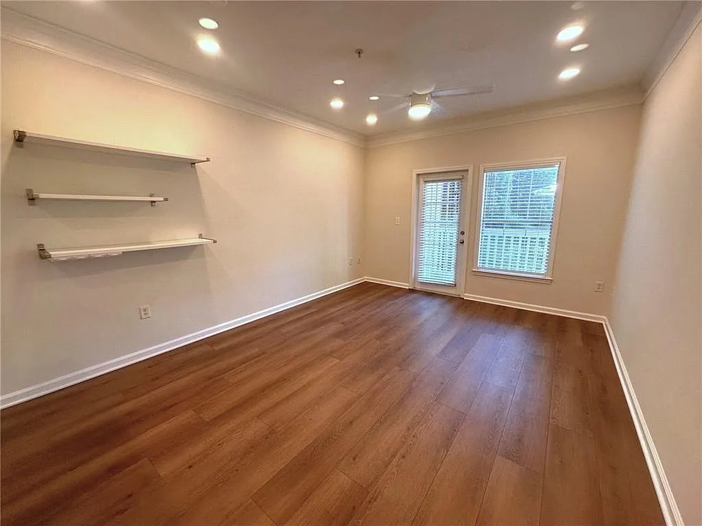 1 bed, 1.0 bath, 690 sqft, $1,600 — Photo 3