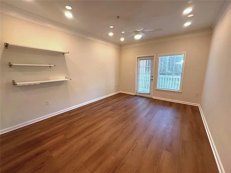 1110 Westchester Rdg NE — Photo 3