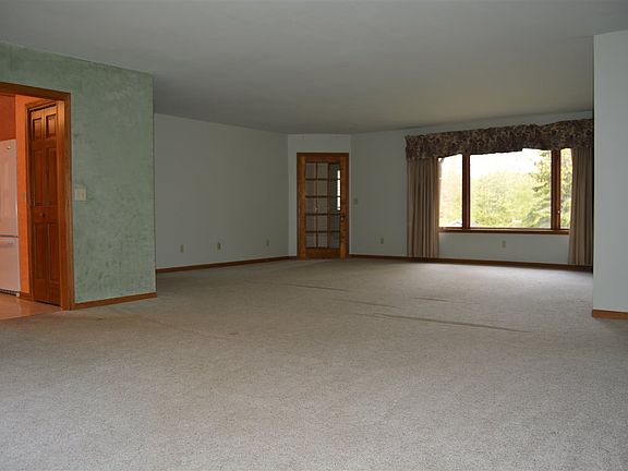 5th image of 93 Whealkate Dr