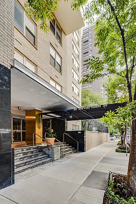Sold by Compass | media 17