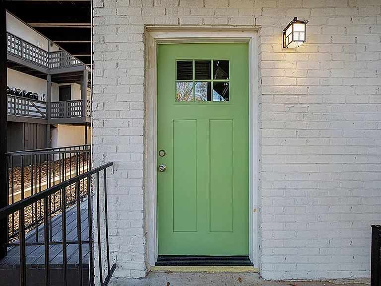 Eight on 16th — Photo 10