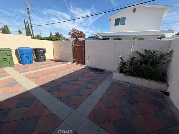 22916 1/2 Cantlay St, West Hills, CA 91307
