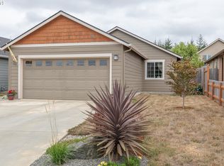 758 Marshall Ave, Coos Bay, OR