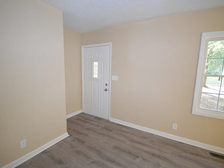 106 N Bell Haven St — Photo 4