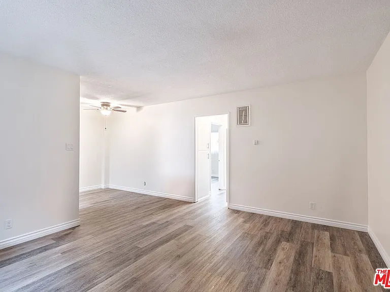 13343 Victory Blvd #4 — Photo 3