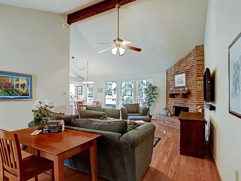 12 Fairmeade Bend Dr — Photo 7
