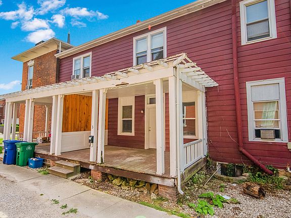 4th image of 64 W Winter St APT 3