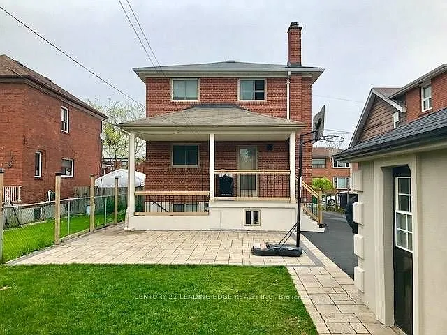 64 Gray Ave — Photo 3