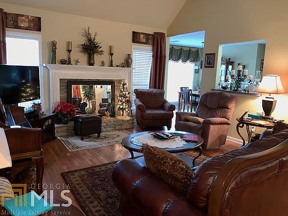 3rd image of 55 Bethany Dr #2