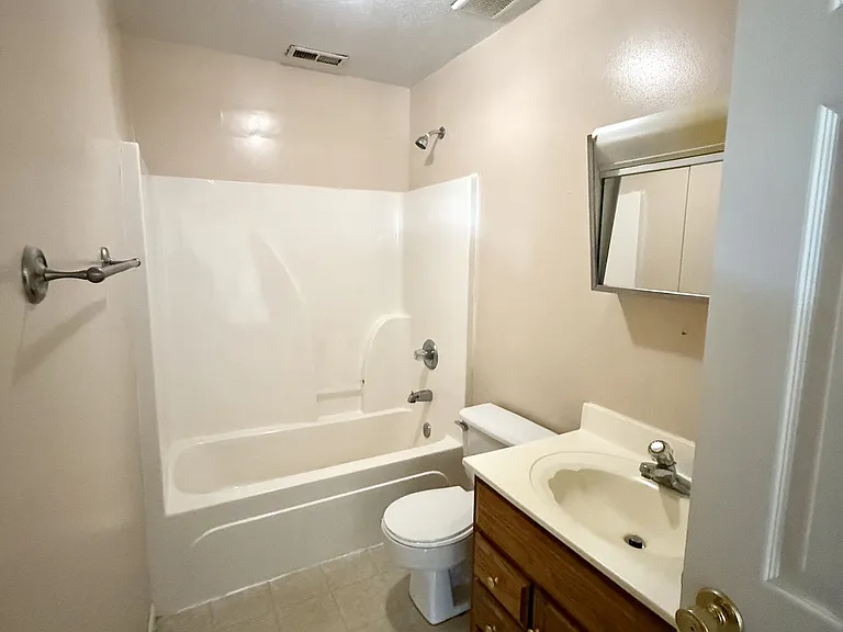 770 Deerfield Ln #4 — Photo 11