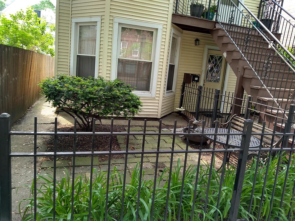 1st image of 2111 W Montrose Ave #1