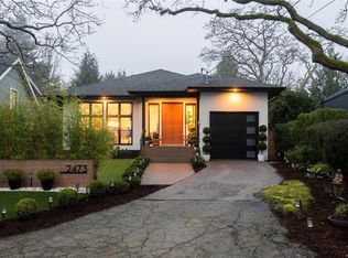 2473 Plumer St, Oak Bay, BC V8S5G9