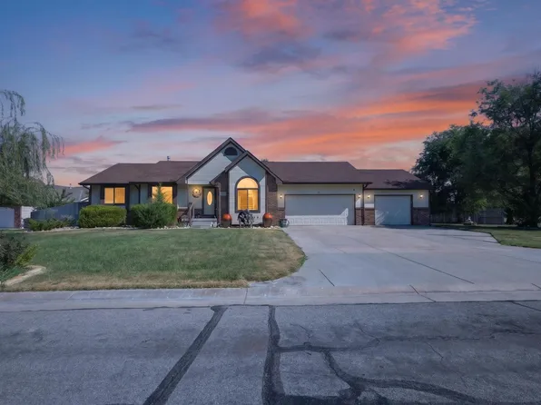 10264 E Skinner Ct, Wichita, KS 67207