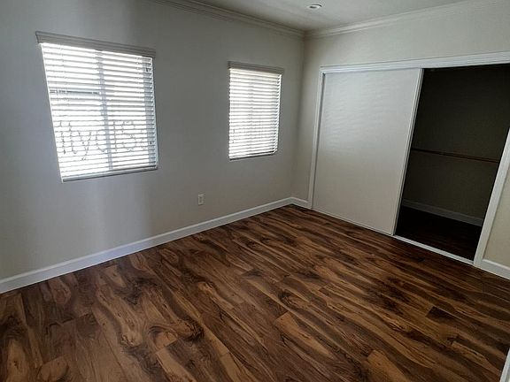 4th image of 1243 N Kenmore Ave