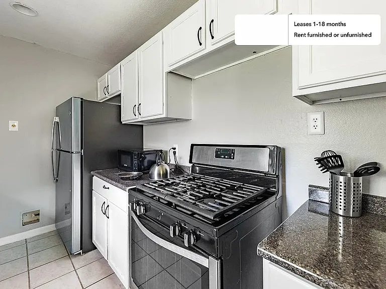 2311 Galway St — Photo 32