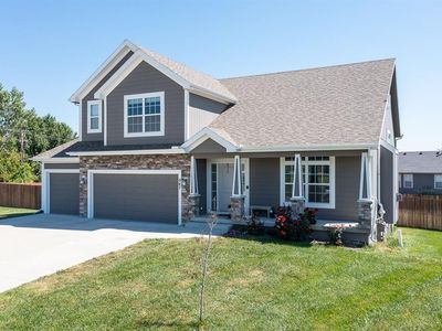 947 N Oak Ter, Tonganoxie, KS, 66086