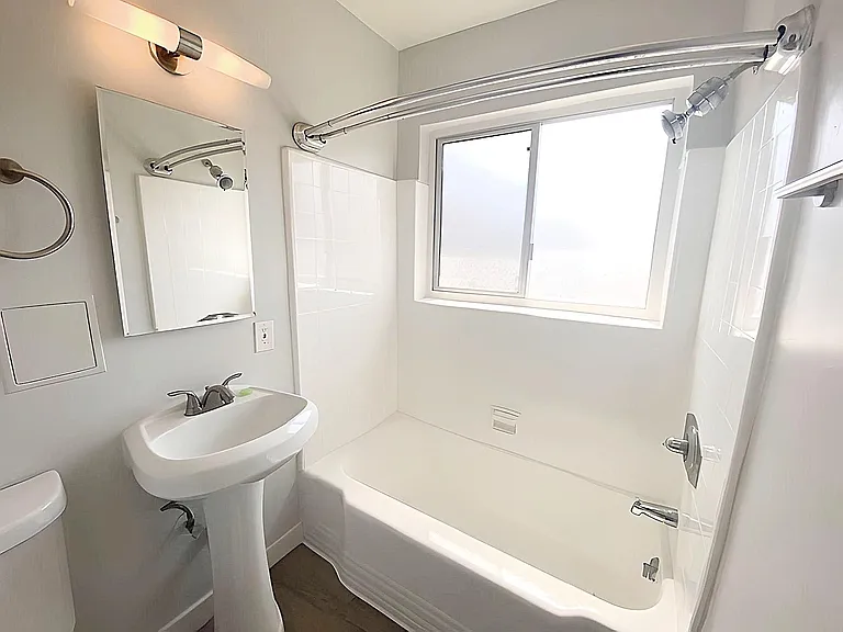 228 S Mariposa Ave #17 — Photo 5