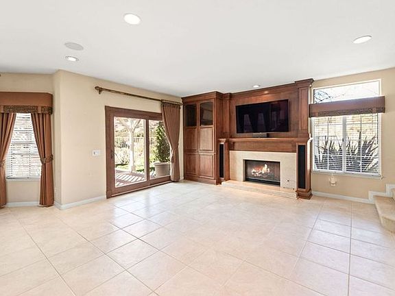3rd image of 2663 Yellowwood Dr