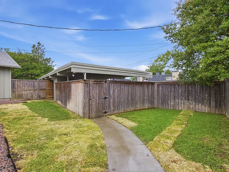 7517 Meadow Oaks Dr — Photo 27