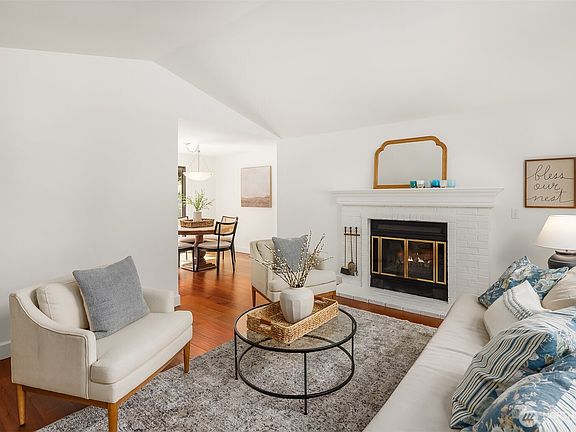 4th image of 22417 NE 12th Court
