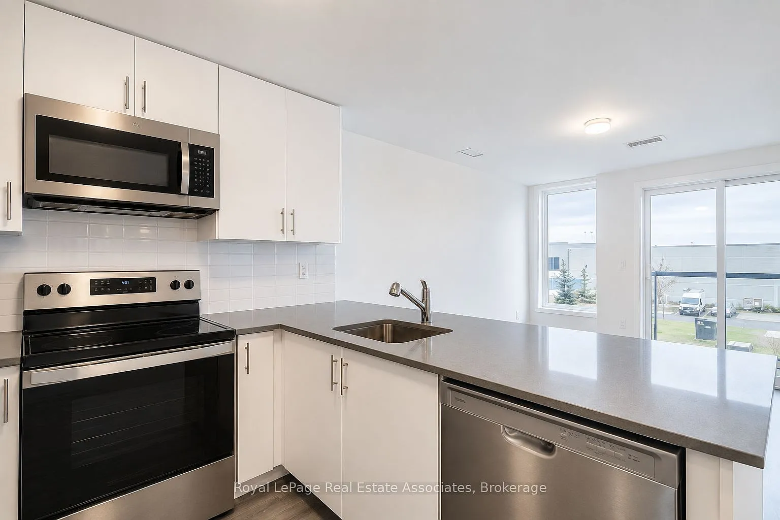 1 bed, $2,100 — Photo 3