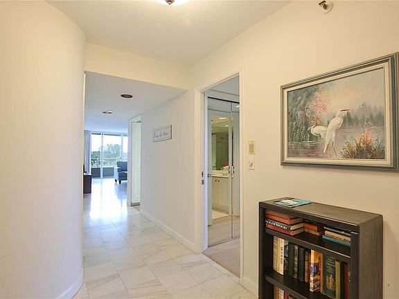 4th image of 775 Longboat Club Rd Unit 405