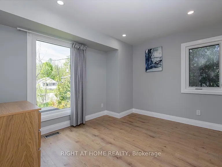 405 Limerick St — Photo 16