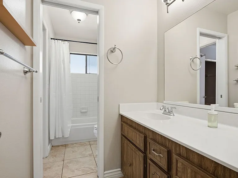 4561 Paseo El Rio Dr — Photo 22