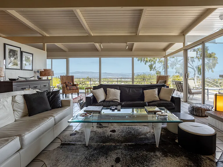 Longbow Dr — Photo 15