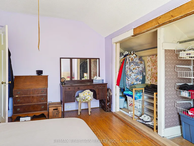 2585 Lake Shore Blvd W — Photo 29
