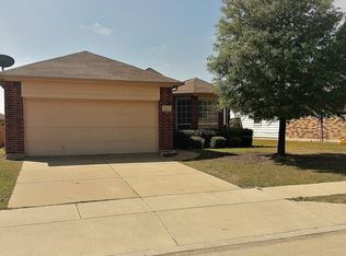 9913 Amaryllis Ln, Fort Worth, TX 76108