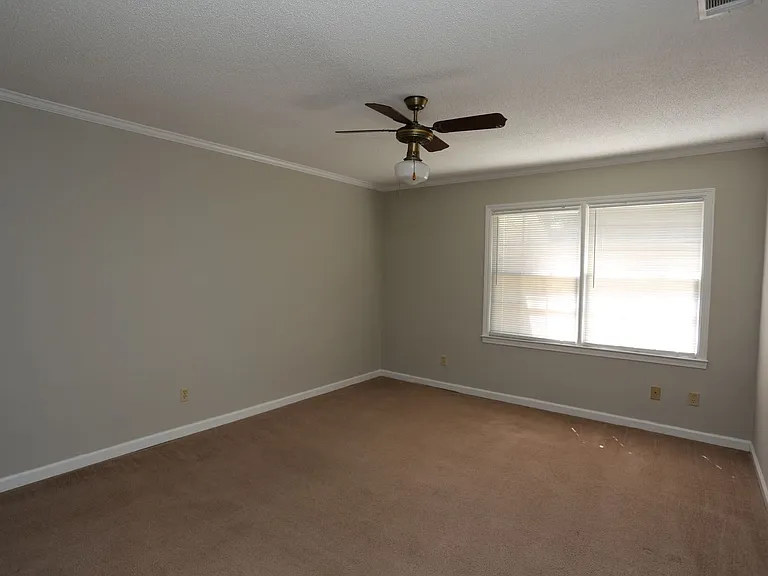 226B Courtney Way — Photo 12