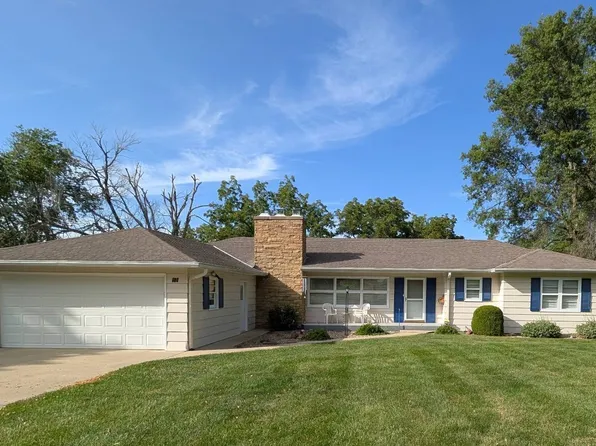 600 Thielen St, Exira, IA 50076