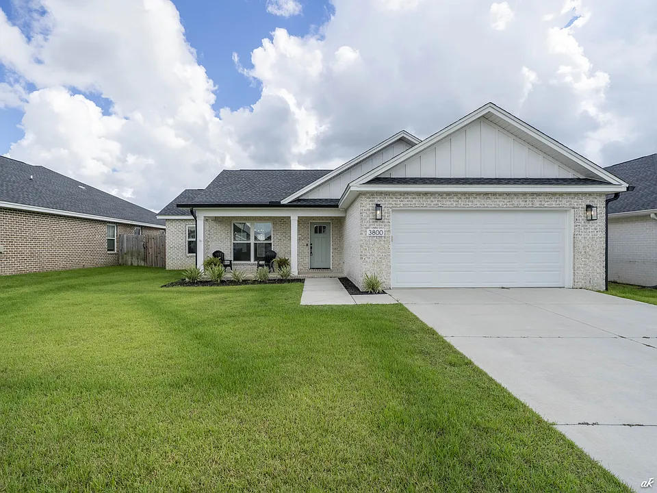 3800 Redbud Way